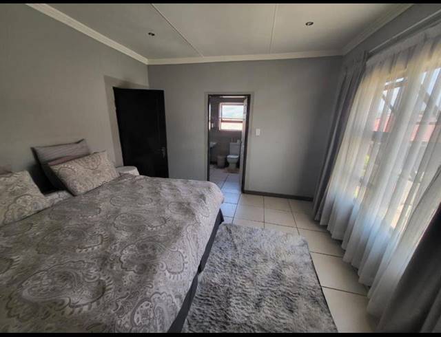 4 BEDROOM HOUSE FOR SALE IN TLHABANE WEST